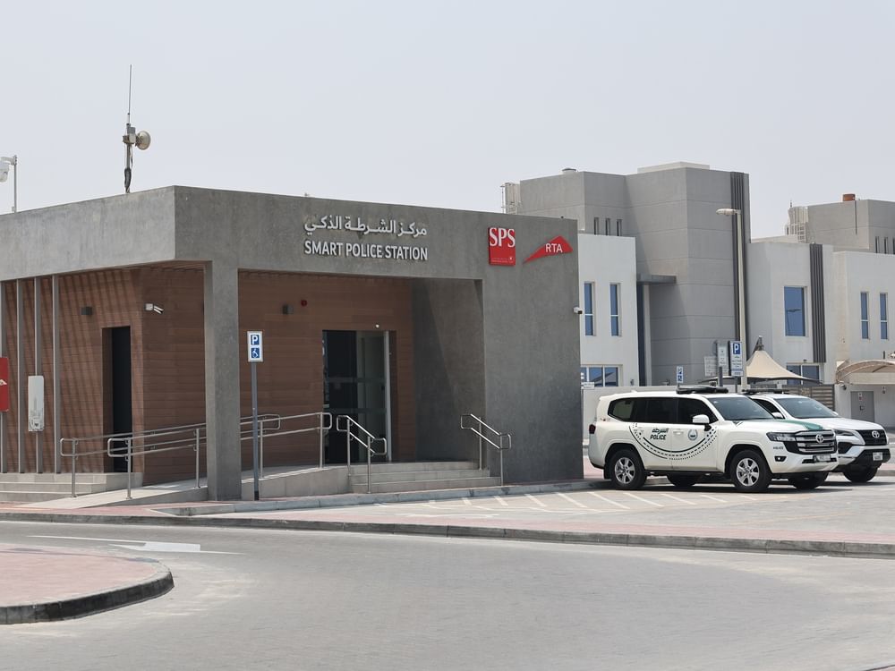 33 commissariats de police intelligents offrent des services 24 heures sur 24 à travers Dubaï