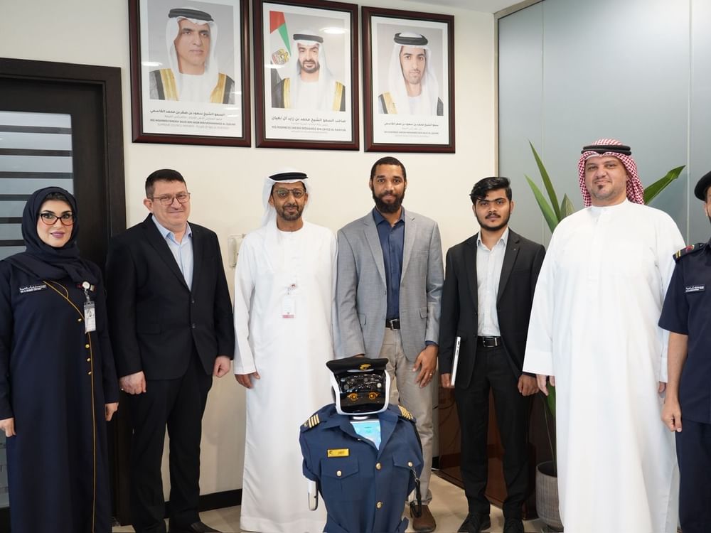 جمارك رأس الخيمة تتعاون مع مدارس التكنولوجيا التطبيقية لتطوير ريبورت ذكي