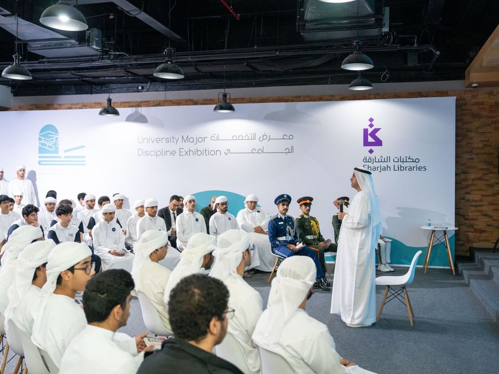 طلبة يعيدون رسم خياراتهم الجامعية في "معرض التخصصات الجامعي" بالشارقة