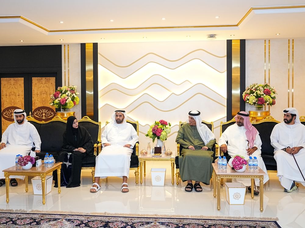 سعود بن صقر يواصل استقبال المهنئين بشهر رمضان بحضور ولي عهده