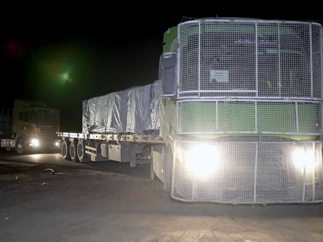 Convoy emiratí con 1.039 toneladas de ayuda humanitaria entra en Gaza