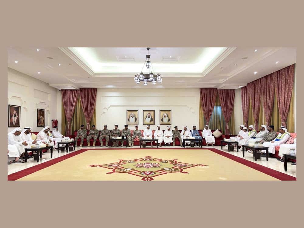 شرطة أبوظبي تنظم جلسة توعوية حول دور الأسرة في مواجهة الجرائم الإلكترونية