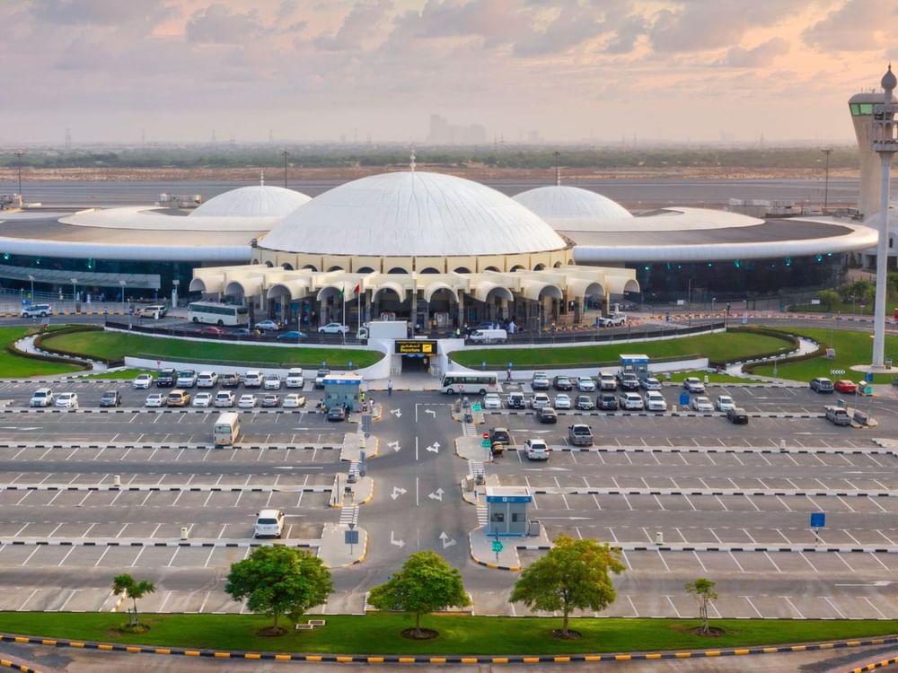 عودة تدريجية لحركة الرحلات في مطار الشارقة بعد تحسن الأحوال الجوية