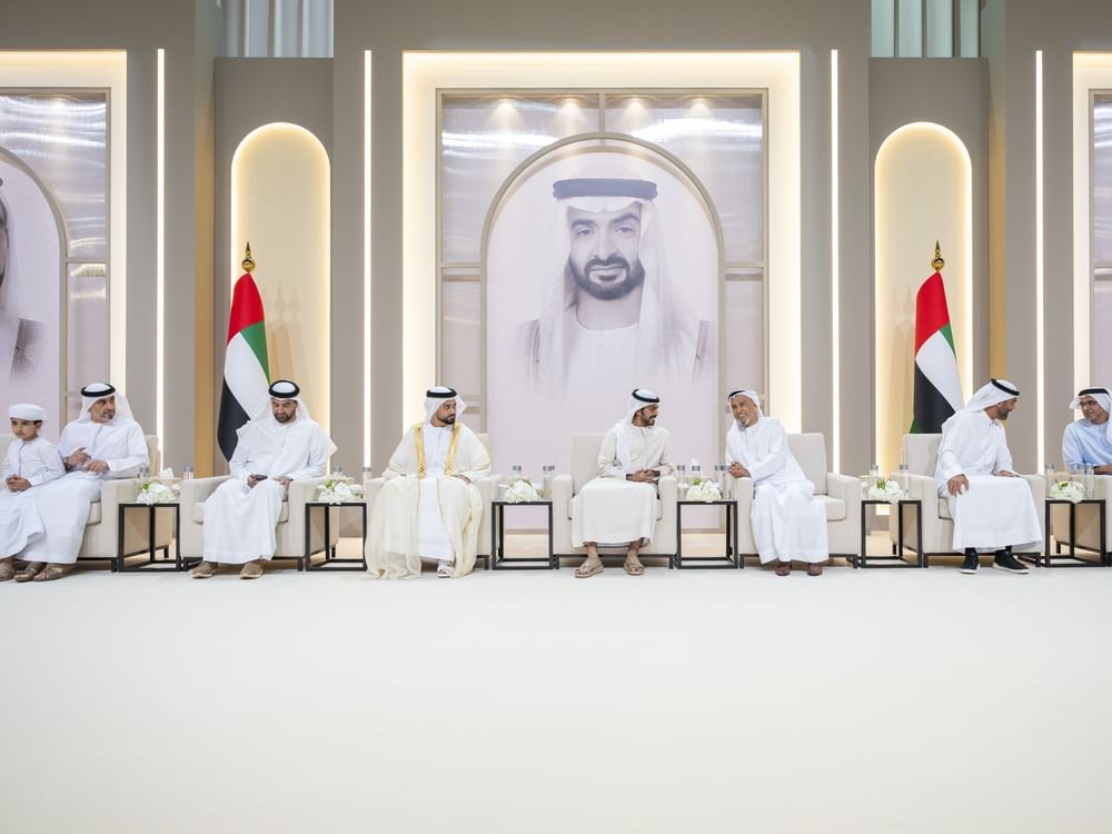 خليفة بن طحنون بن محمد يحضر حفل استقبال بمناسبة زفاف محمد عبدالحميد صديقي 