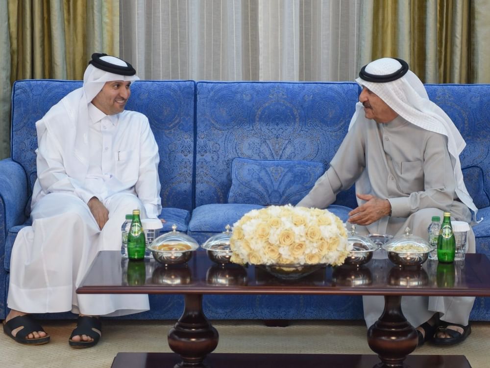 حاكم أم القيوين يستقبل القنصل القطري  