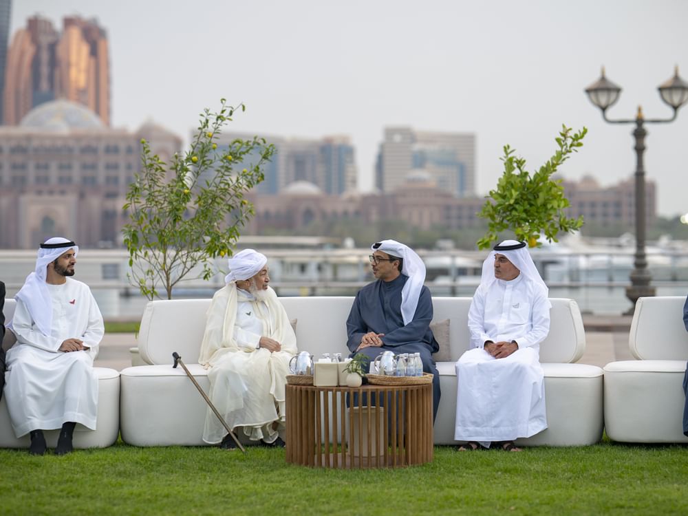 Mansour bin Zayed attends Ramadan iftar banquet with officials