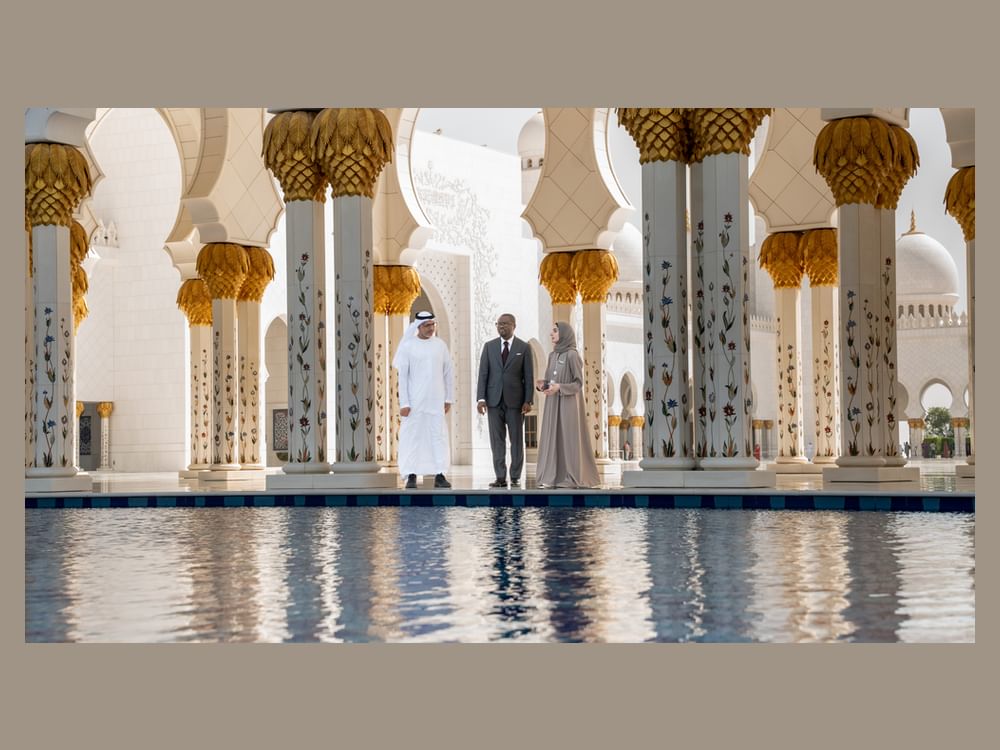 رئيس بنين يزور جامع الشيخ زايد الكبير في أبوظبي