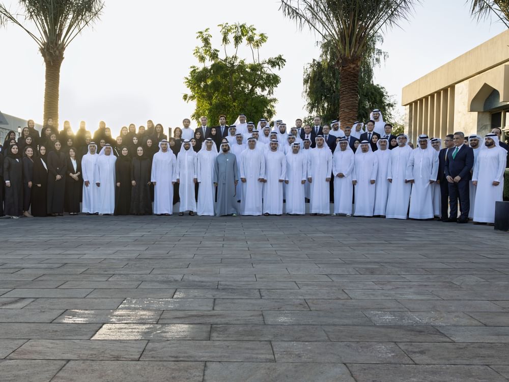 Mohammed bin Rashid meets with foreign trade, CEPA negotiation teams at Ministry of Economy