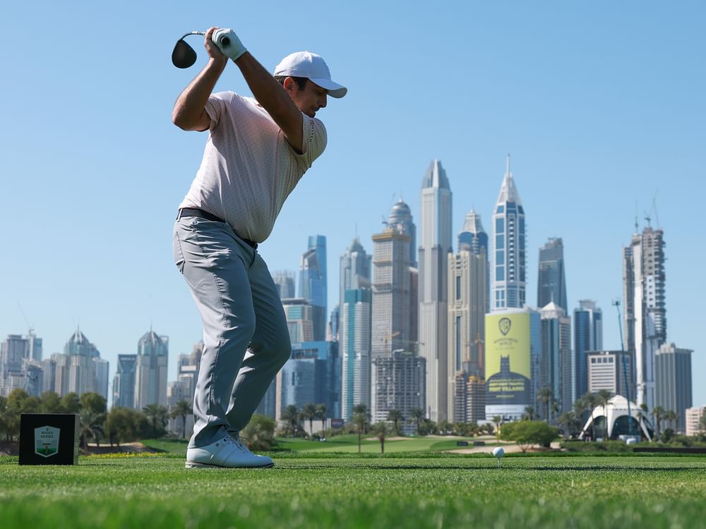 موليناري يتصدر الجولة الأولى من "هيرو دبي ديزرت كلاسيك"