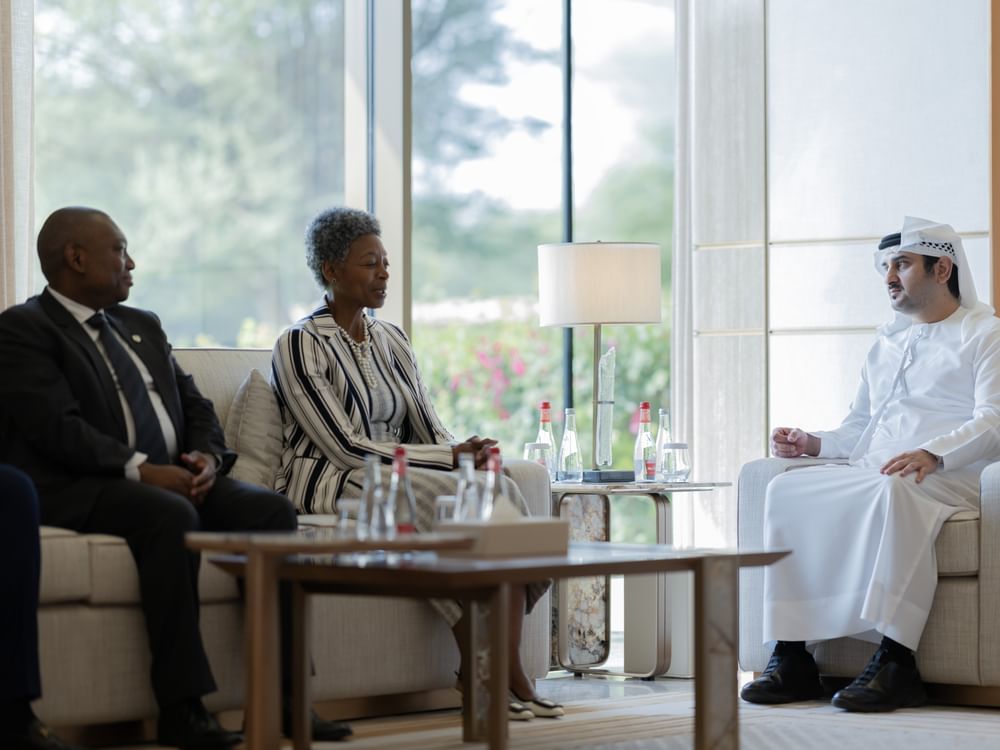 Maktoum bin Mohammed meets with Chairperson of Standard Bank Group