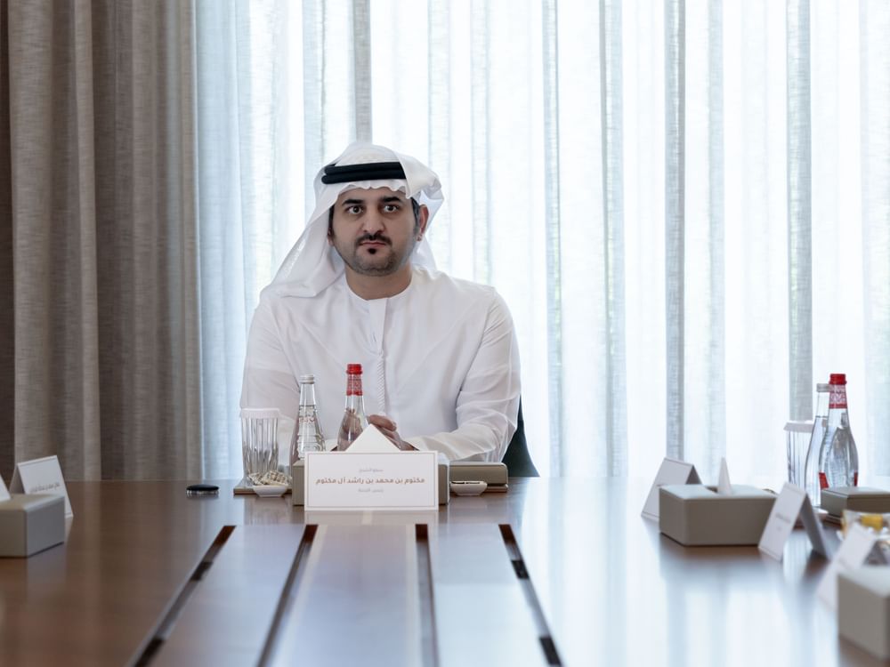 مكتوم بن محمد يعتمد إستراتيجية القطاع المالي في دبي