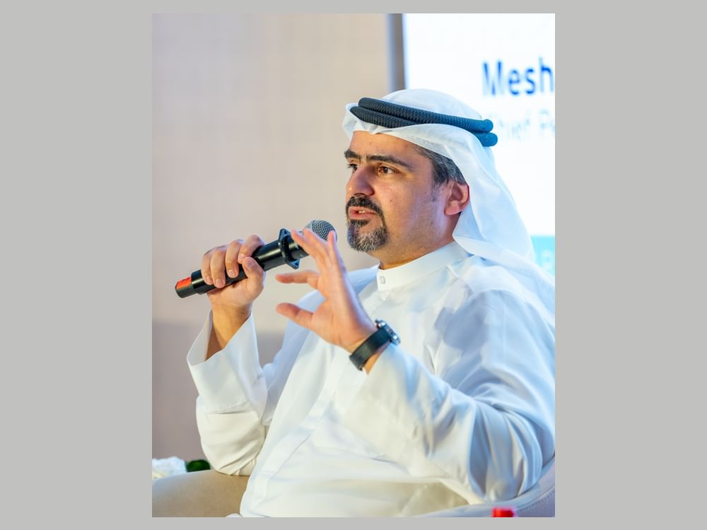 مطارات دبي تدرب 53 ألف موظف على "الخدمة الموحدة"