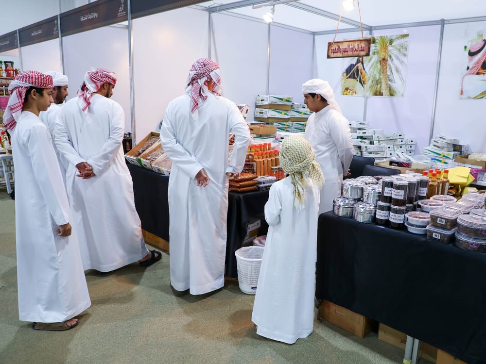 "مهرجان الذيد للتمور" يسلط الضوء على ممارسات الزراعة المستدامة والحلول العضوية 