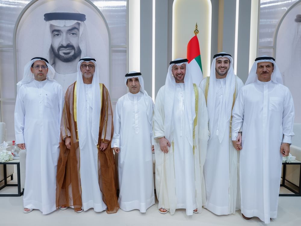 سعيد بن مكتوم يحضر أفراح الملا وآل حامد