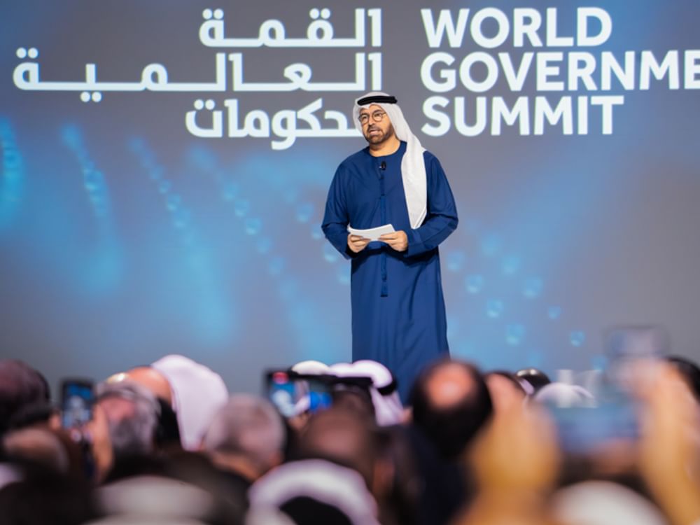 خلال كلمته الرئيسية في افتتاح "قمة الحكومات 2026"/ القرقاوي: أكبر تحول في التاريخ يحدث اليوم داخل الإنسان نفسه وأخطر ما قد يحدث أن تتأخر الحكومات عن الإنسان