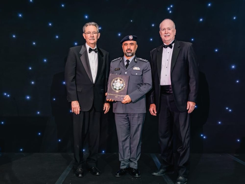 Autoridade de Defesa Civil de Abu Dhabi recebe o prêmio Global Influencer in Fire and Life Safety 2025 da National Fire Protection Association dos EUA