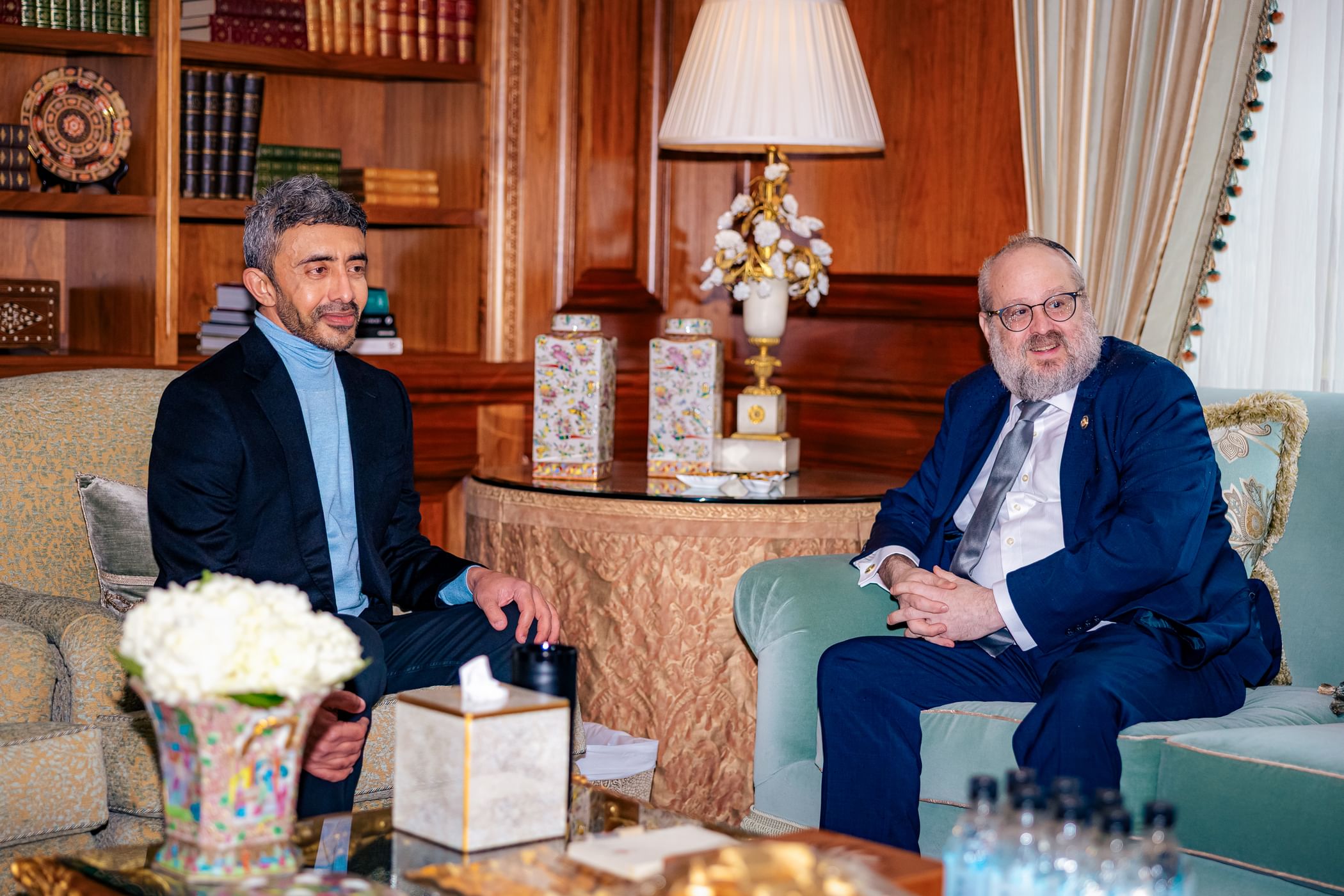 كابلون وبن زايد. (وام)