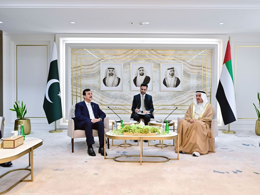 Saqr Ghobash receives Chairman of Pakistan’s Senate