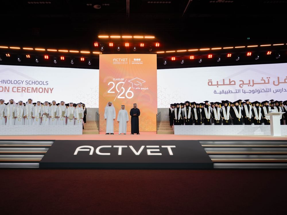 Zayed bin Mohamed bin Zayed attends graduation ceremony of 1,282 students from Applied Technology Schools