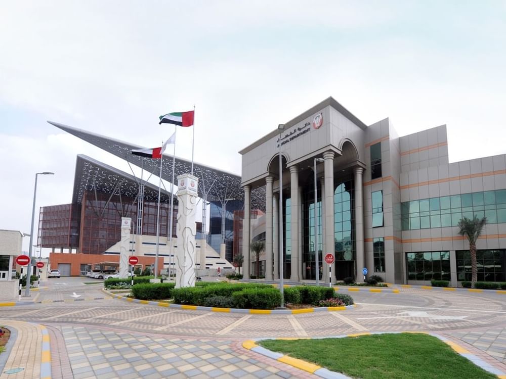 "قضاء أبوظبي" تنجز 447 ألف طلب إلكتروني خلال النصف الأول من 2026
