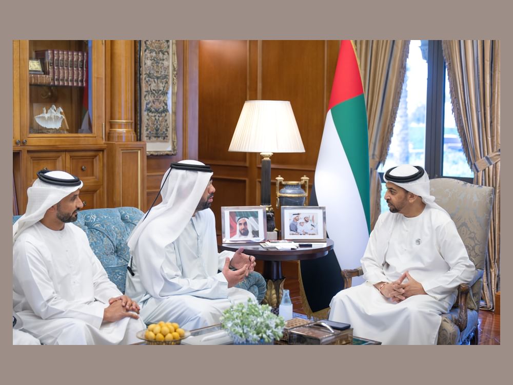 Hamdan bin Zayed receives Department of Energy delegation; reviews progress of strategic projects in Al Dhafra Region