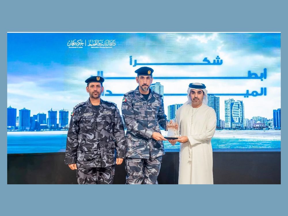 بلدية عجمان تكرم أبطال الميدان وشركاءها لجهودهم الاستثنائية خلال الموسم المطري