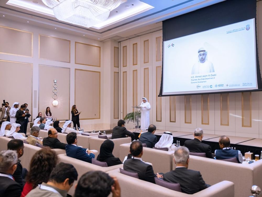 ملتقى أبوظبي–الهند للأعمال يُعزز العلاقات التجارية والاستثمارية