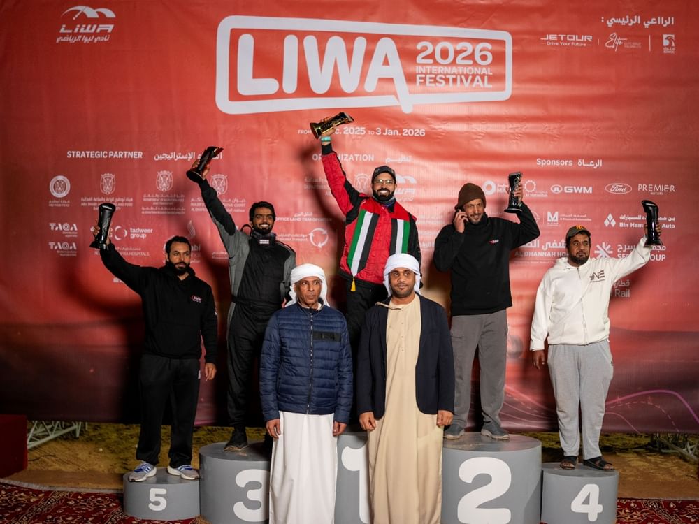 متسابقو الإمارات والسعودية يتصدرون "الاستعراض الرملي" في مهرجان ليوا