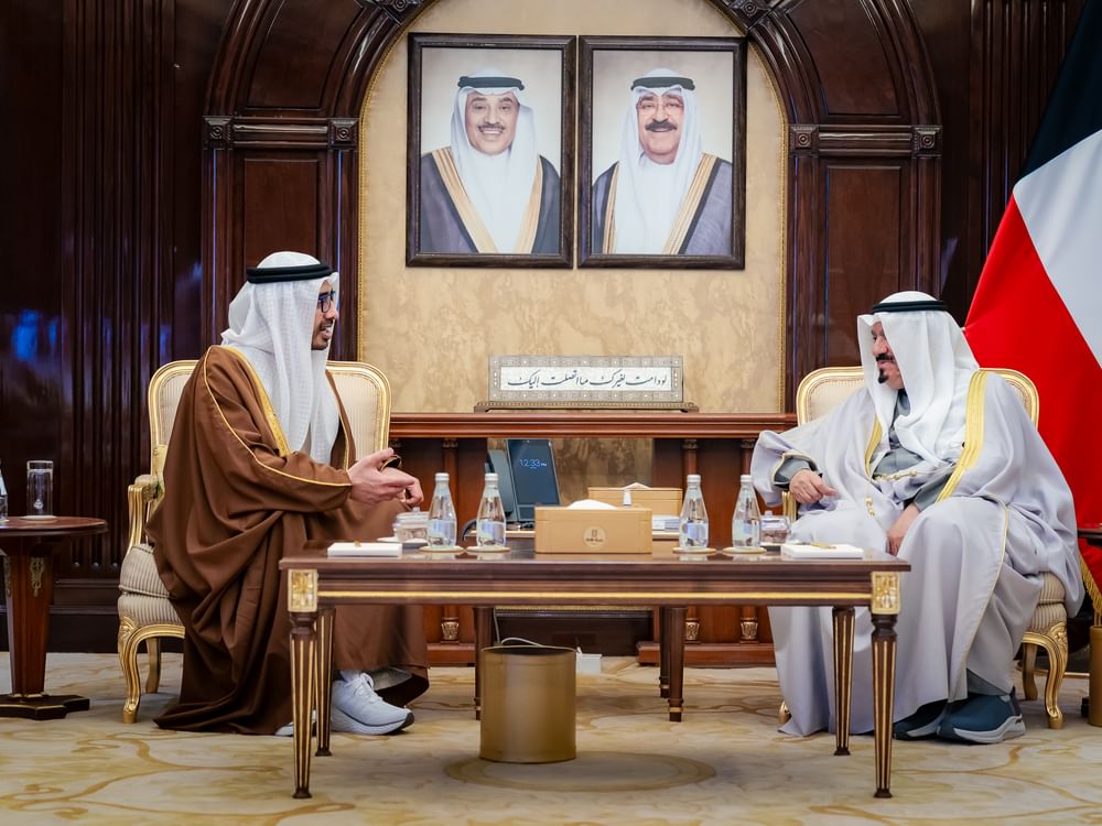 Abdullah bin Zayed meets Kuwaiti Prime Minister, discusses bilateral relations