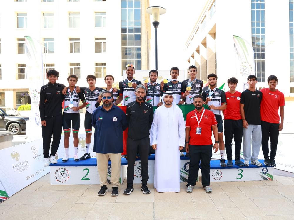 ذهبية وفضية لمنتخب الإمارات في مستهل مشواره بالبطولة العربية للدراجات