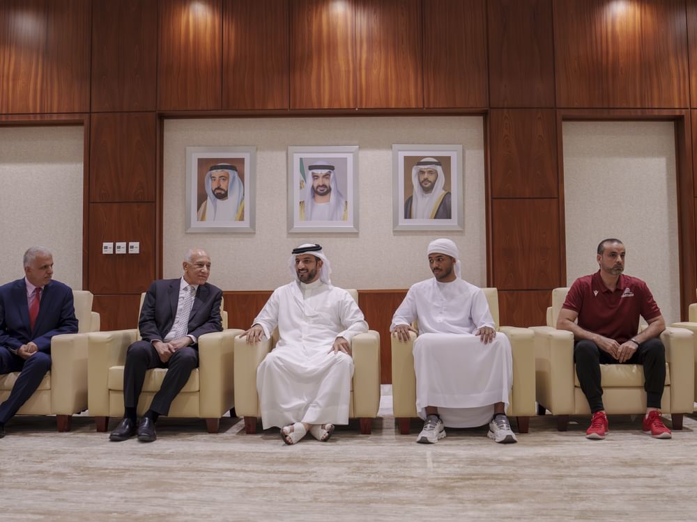 Deputy Ruler meets Sharjah University football team qualified for University World Cup in China