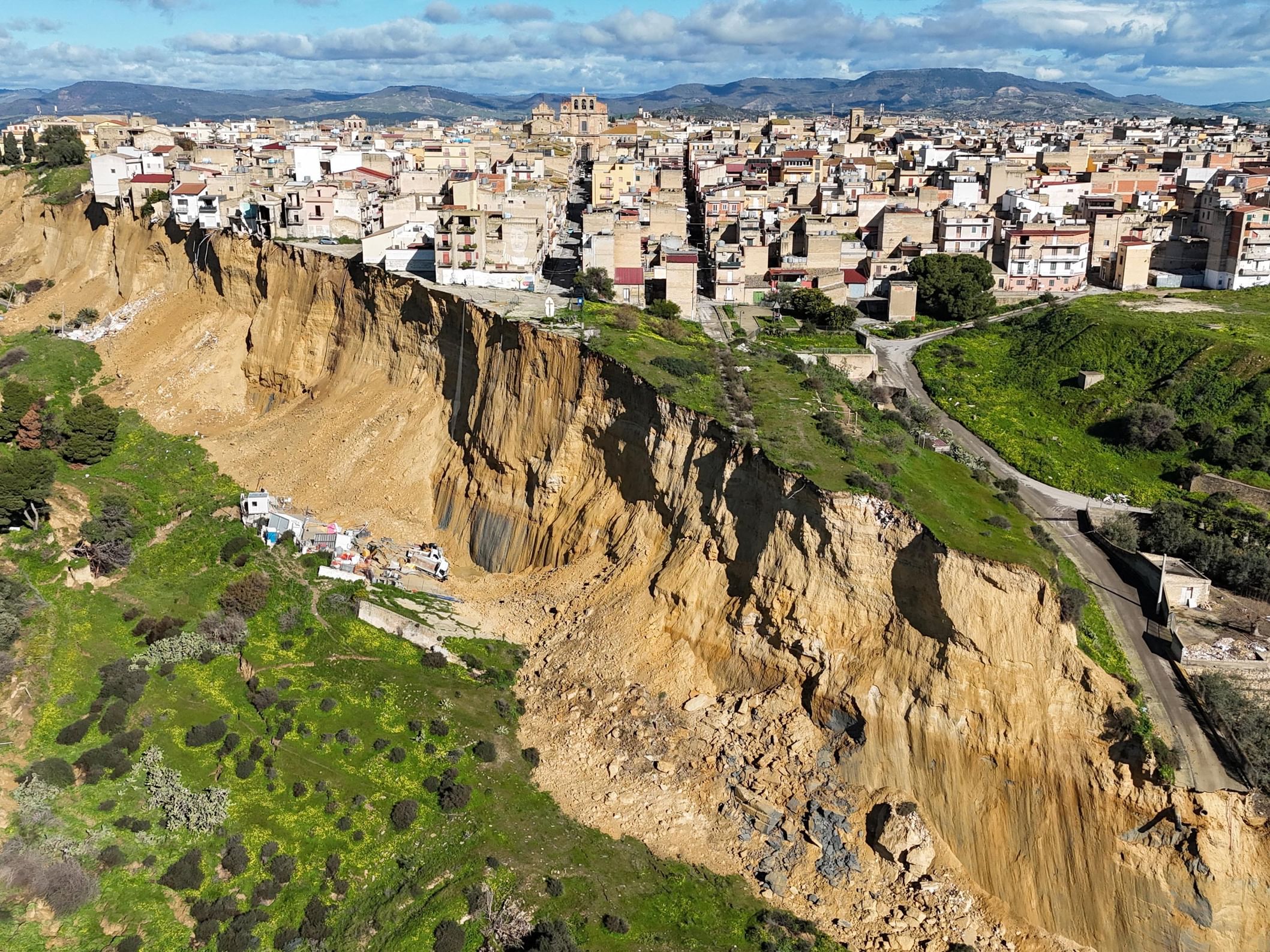 Storm triggers landslides leaving Sicilian town on cliff edge