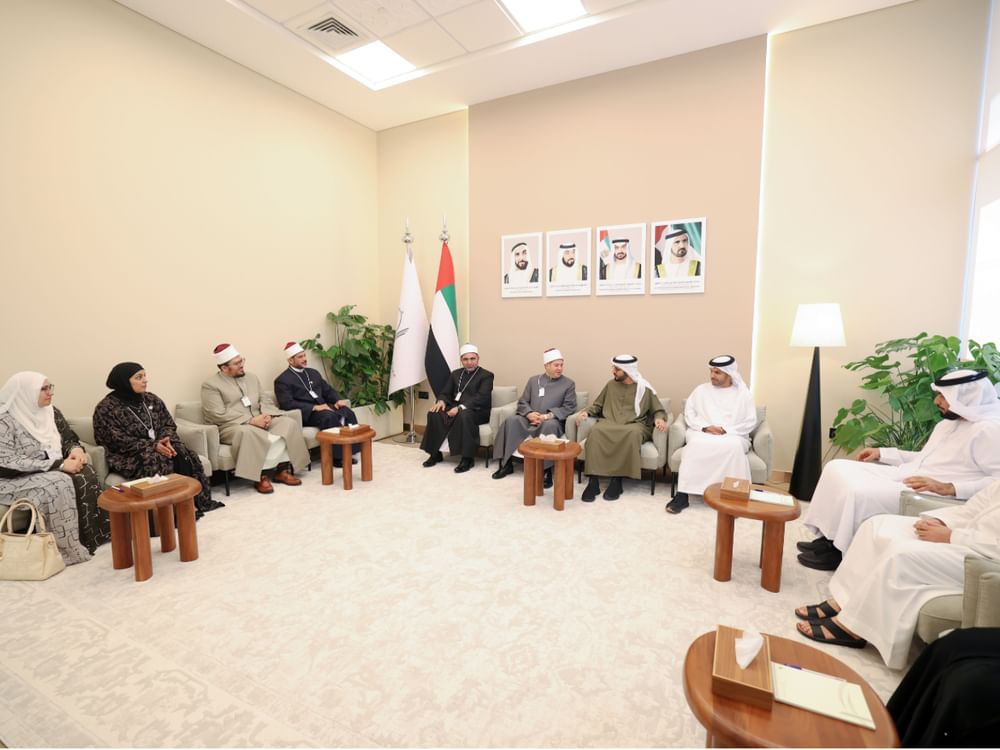 رئيس هيئة الشؤون الإسلامية والأوقاف والزكاة يستقبل علماء الأزهر الشريف