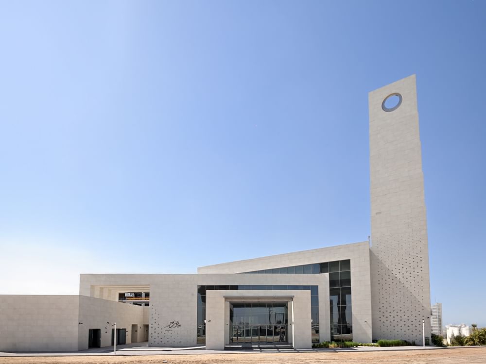 "إسلامية دبي" تفتتح جامع "زمزم" الجديد في البرشاء