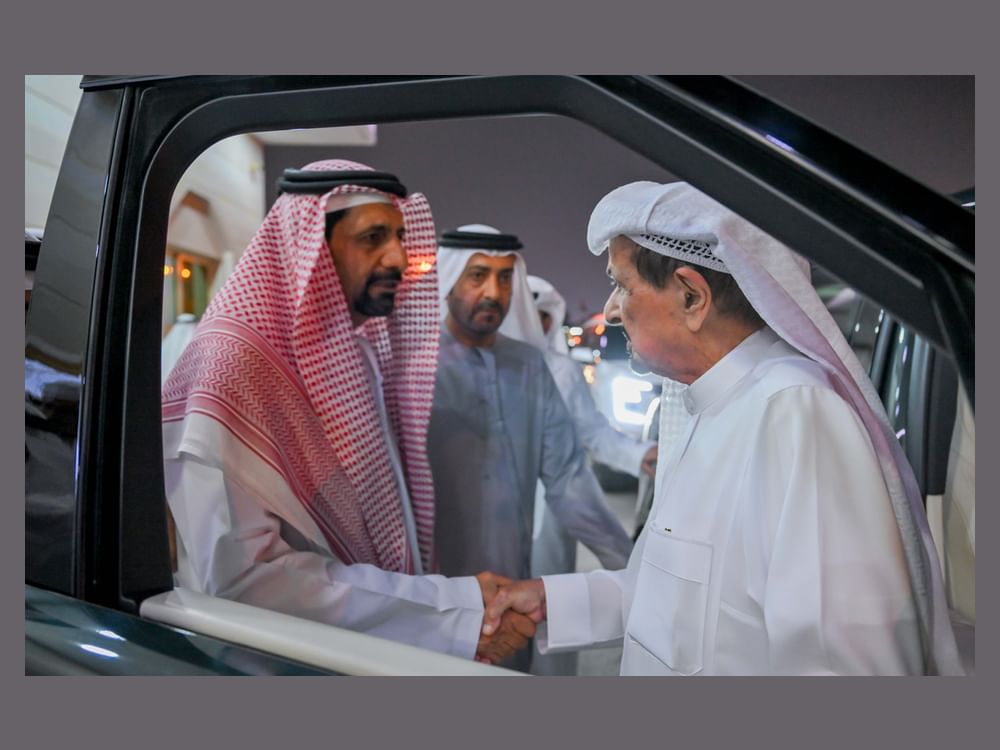 حاكم عجمان وولي عهده يقدمان واجب العزاء في وفاة عائشة ماجد العفاري
