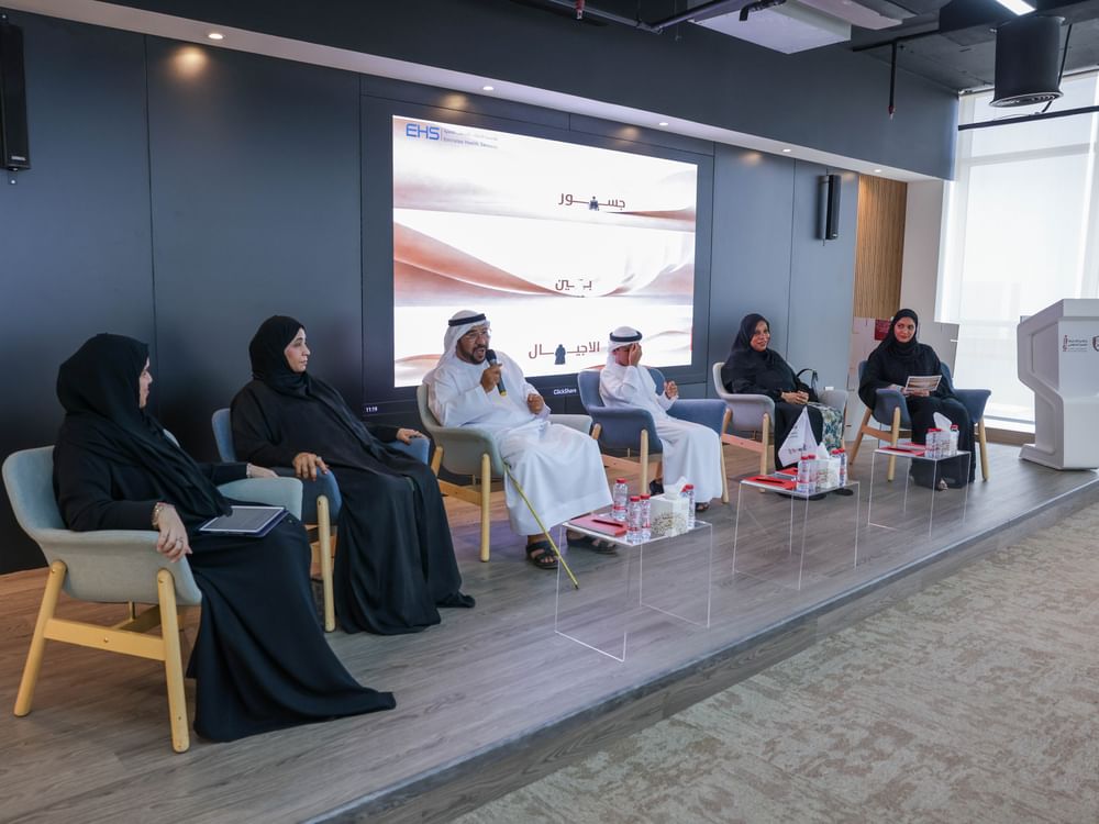 مستشفى الفجيرة ينظم جلسة حوارية حول تمكين الشباب وتعزيز التواصل بين الأجيال