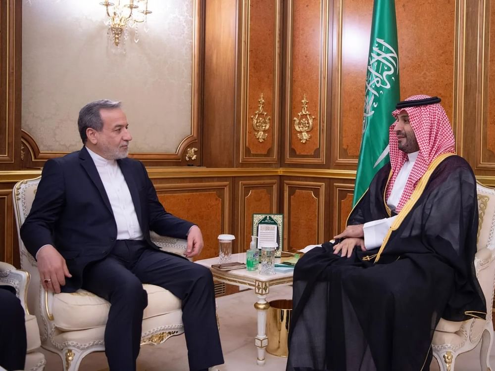 ولي العهد السعودي ووزير خارجية إيران يبحثان الأوضاع الإقليمية والجهود المبذولة تجاهها