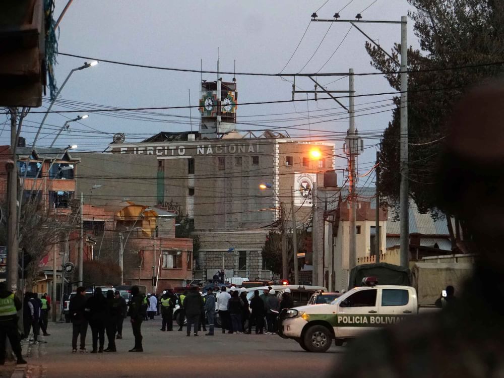 انفجار بقاعدة عسكرية في بوليفيا يخلف 10 قتلى و62 مصابا