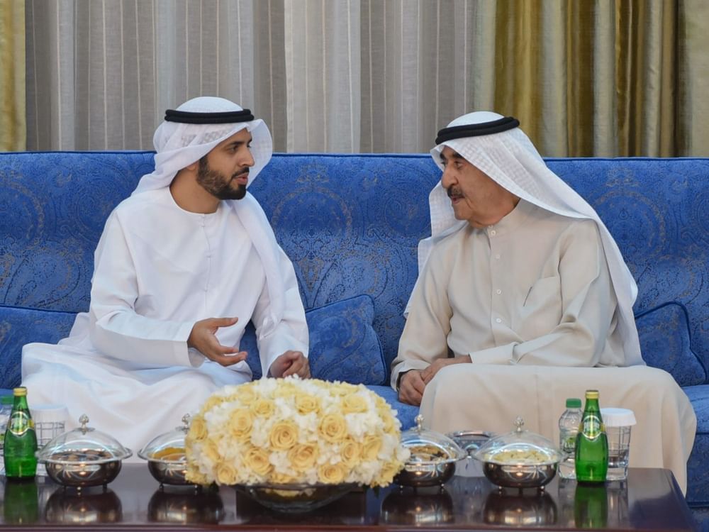 حاكم أم القيوين يستقبل رئيس الهيئة العامة للشؤون الإسلامية وجموع المهنئين بشهر رمضان المبارك