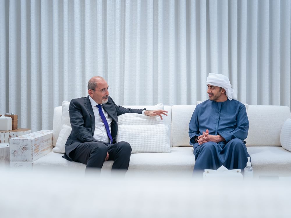 Abdullah bin Zayed y Ayman Safadi abordan la estabilidad regional y las relaciones bilaterales