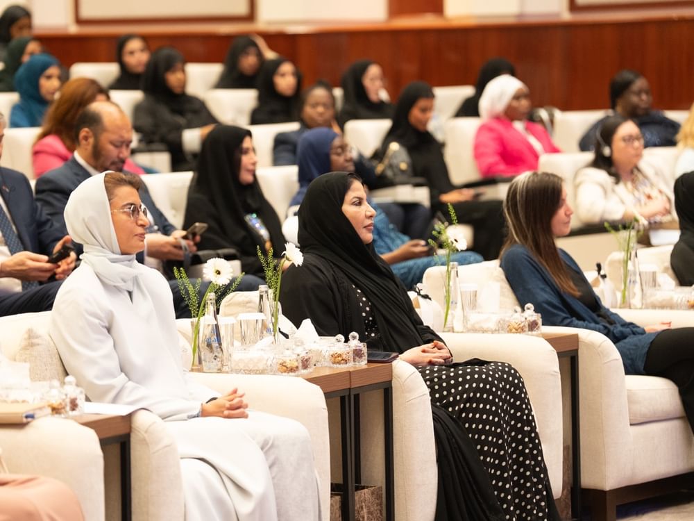 الاتحاد النسائي ينظم جلسة حوارية حول "المرأة الإماراتية في المحافل الدولية" بالتعاون مع وزارة الخارجية وأكاديمية أنور قرقاش الدبلوماسية  