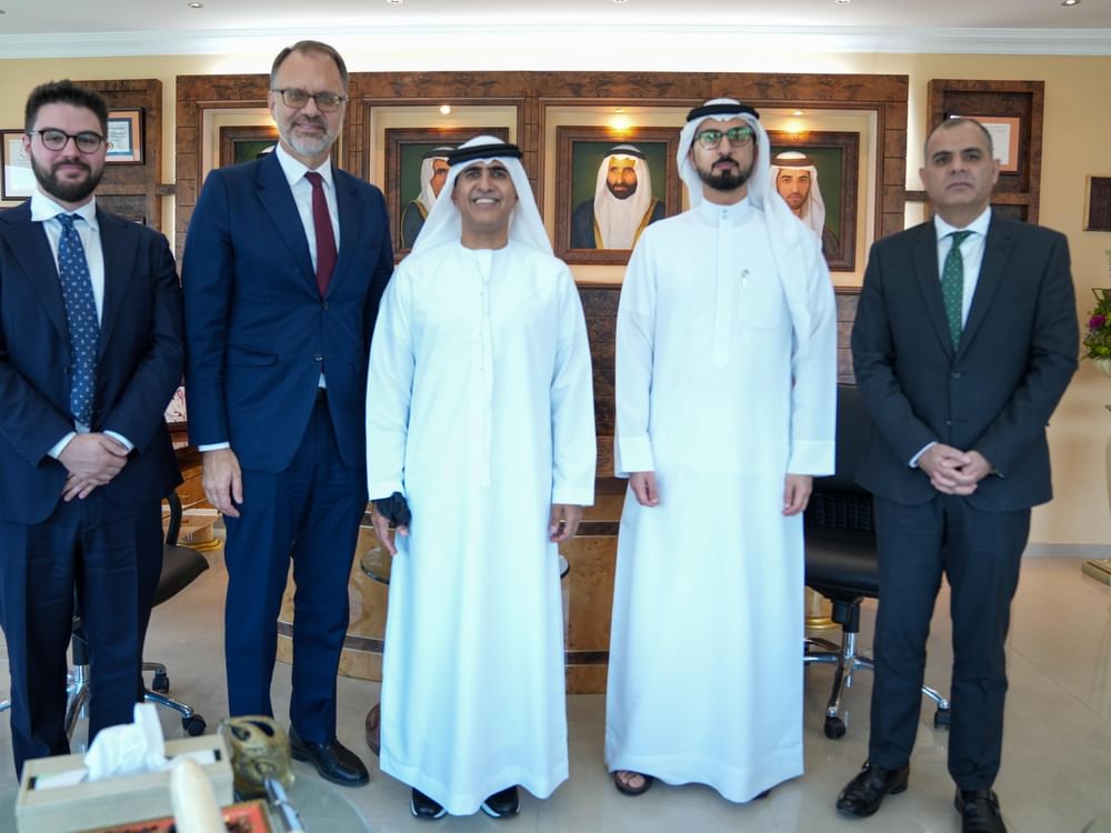 سالم بن سلطان القاسمي يستقبل القنصل الأمريكي