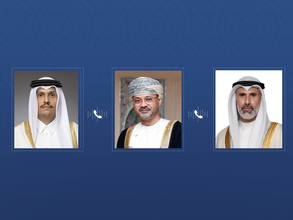 وزير الخارجية الكويتي يبحث هاتفيا مع نظيريه العماني والقطري آخر التطورات الإقليمية