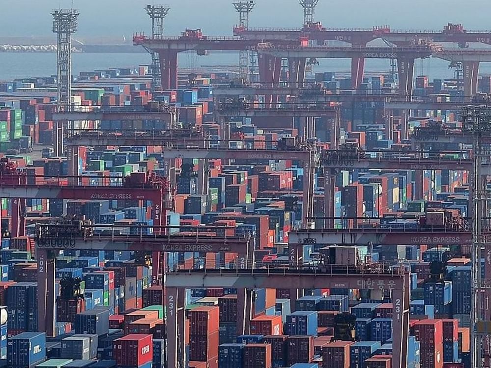 Korea's industrial output flat in July; retail sales down