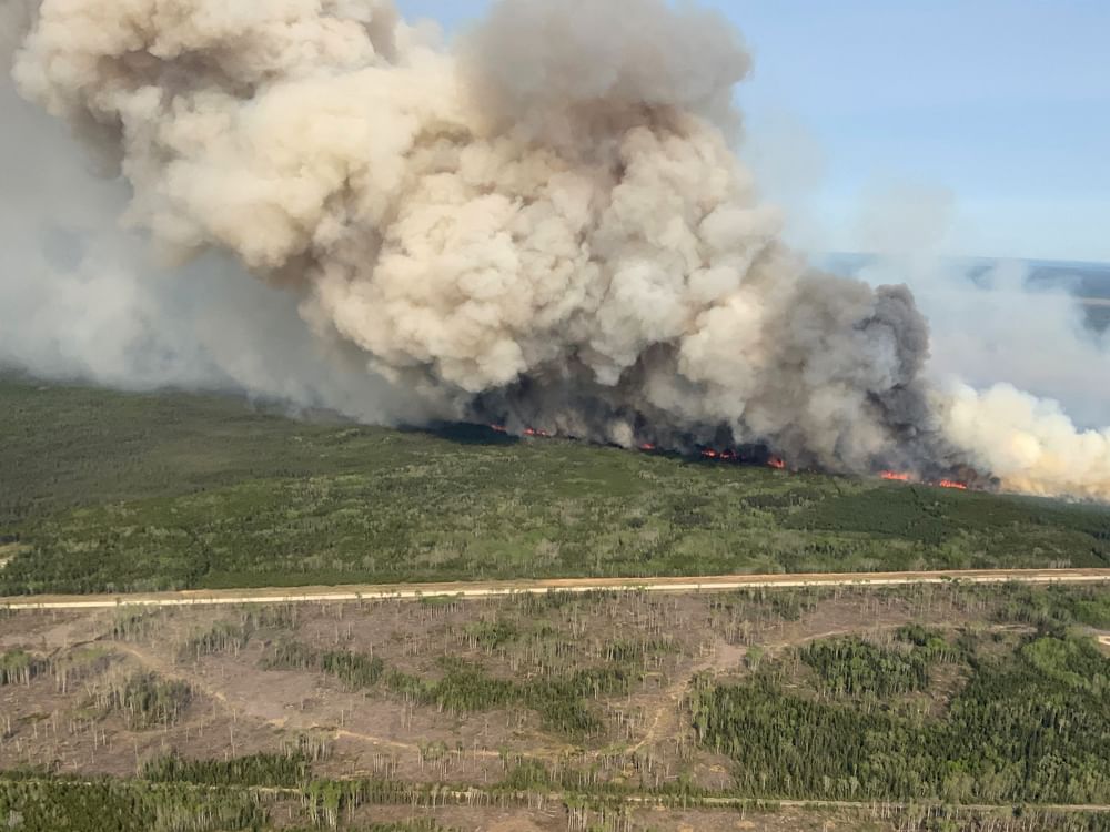 Plus de 17.000 personnes évacuées au Manitoba face à une saison d’incendies sans précédent