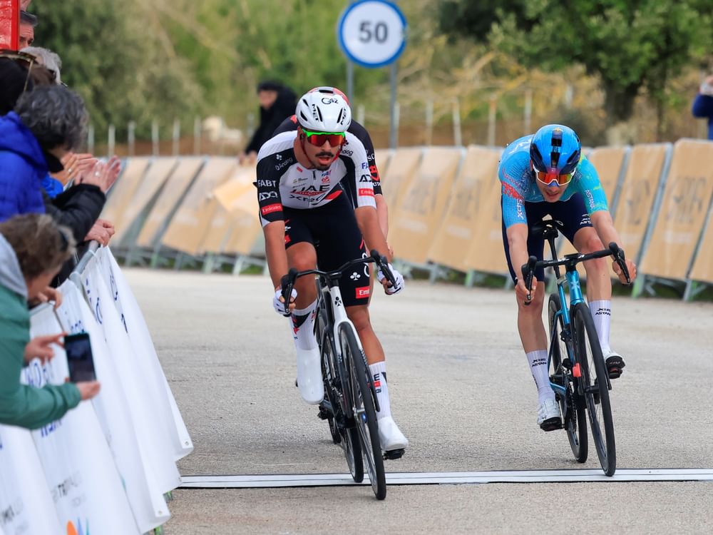 "الإمارات للدراجات" يصعد منصة التتويج للمرة الثانية في سباق «تشالينج مايوركا»