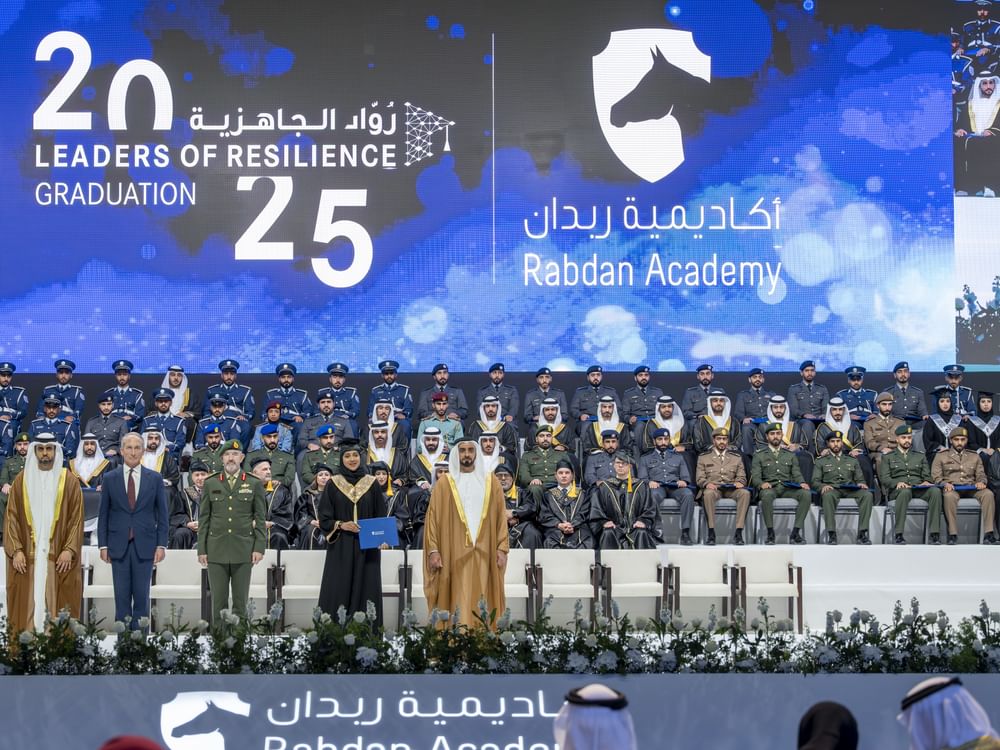 سيف بن زايد يشهد حفل تخريج دفعة 2025 من أكاديمية ربدان