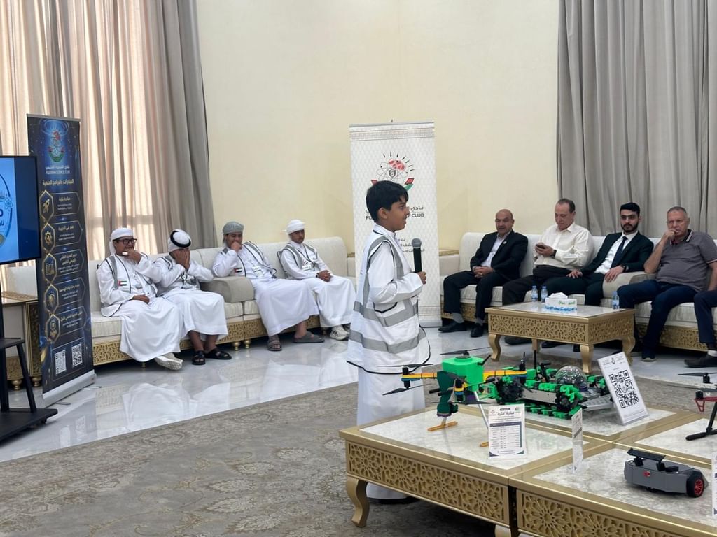نادي الفجيرة العلمي يستعرض مشاريعه ومبادراته لنشر الابتكار والمعرفة