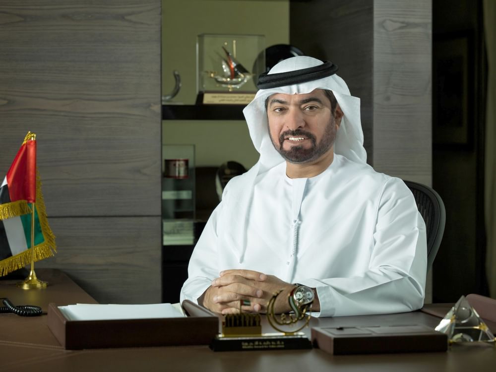 حمدان بن مبارك يهنئ شباب الأهلي بلقب كأس سوبر إعمار