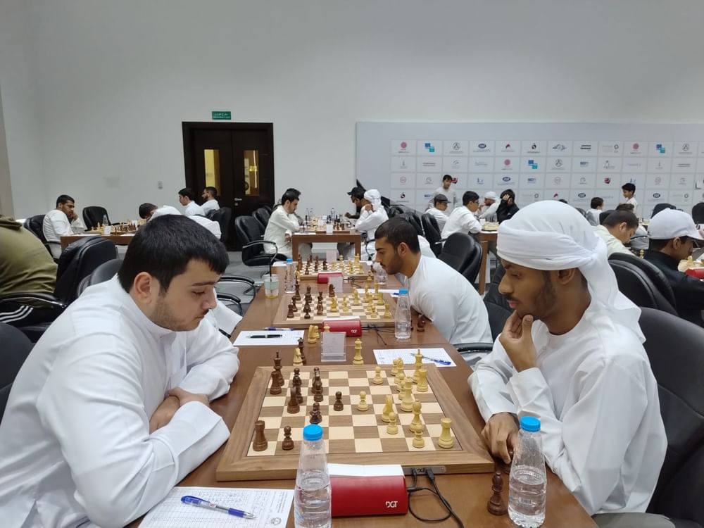 ثنائي نادي دبي يتصدر الفئة المفتوحة في بطولة الإمارات الفردية للشطرنج